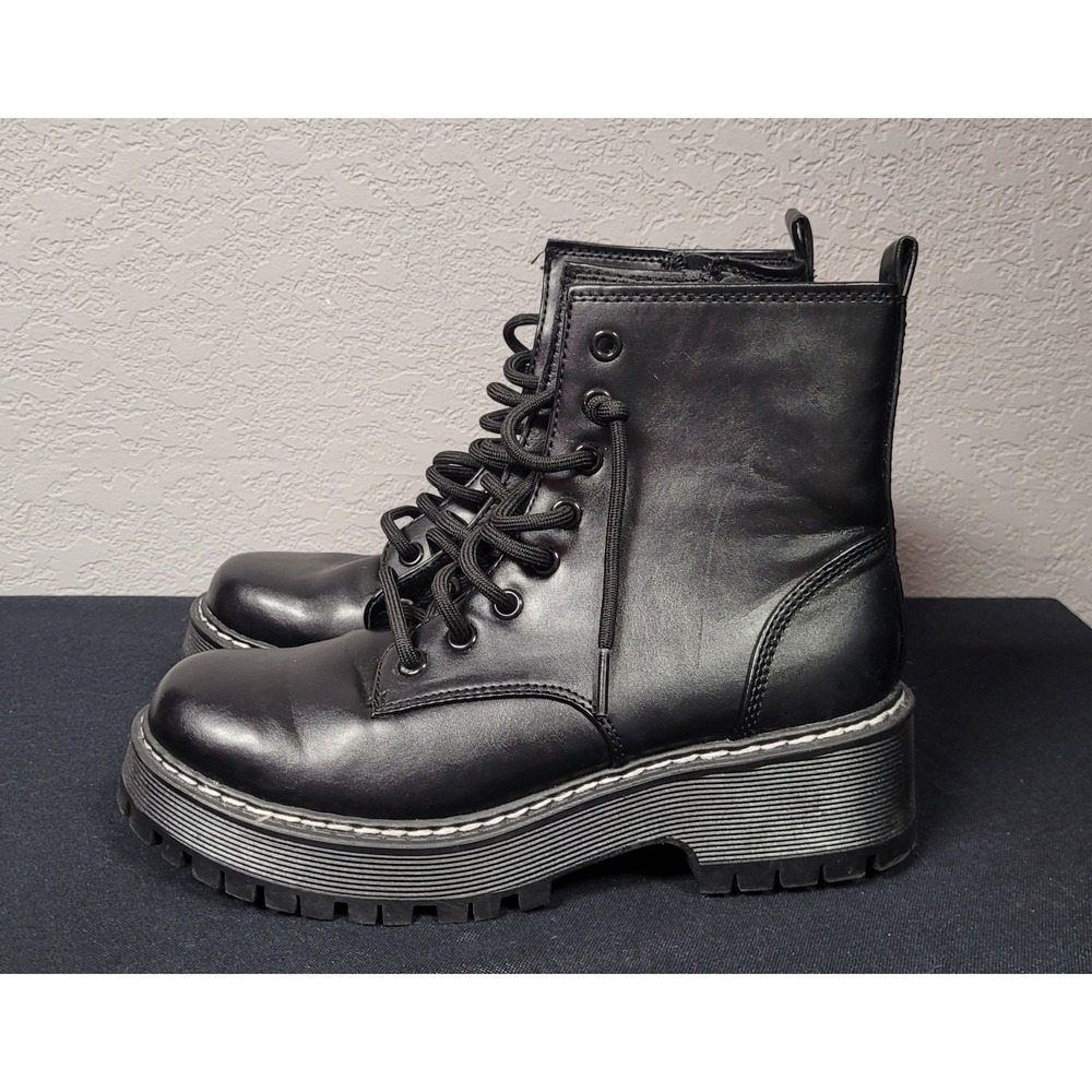 No Boundaries Women's Lug Sole Combat Boots Black Faux Leather Side Zip Size 6 - Picture 4 of 14